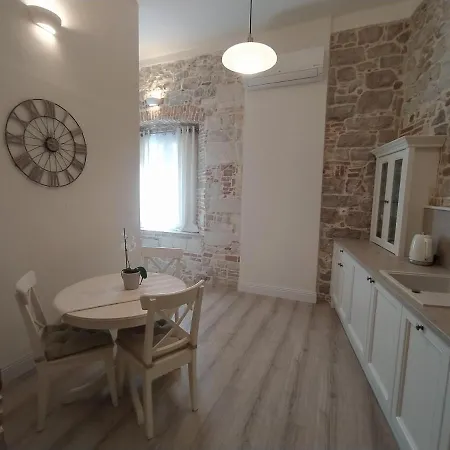 Apartman Antique - Center Zadar