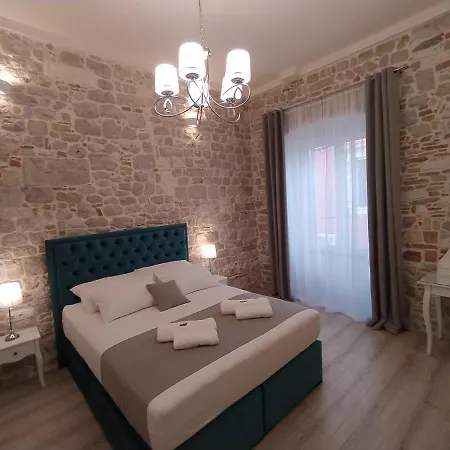 Antique - Center Apartmán Zadar