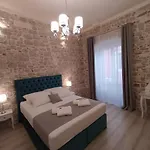 Antique - Center Apartman Zára