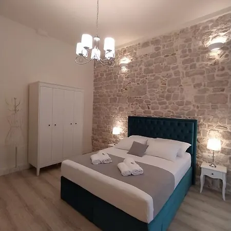 Antique - Center Apartment